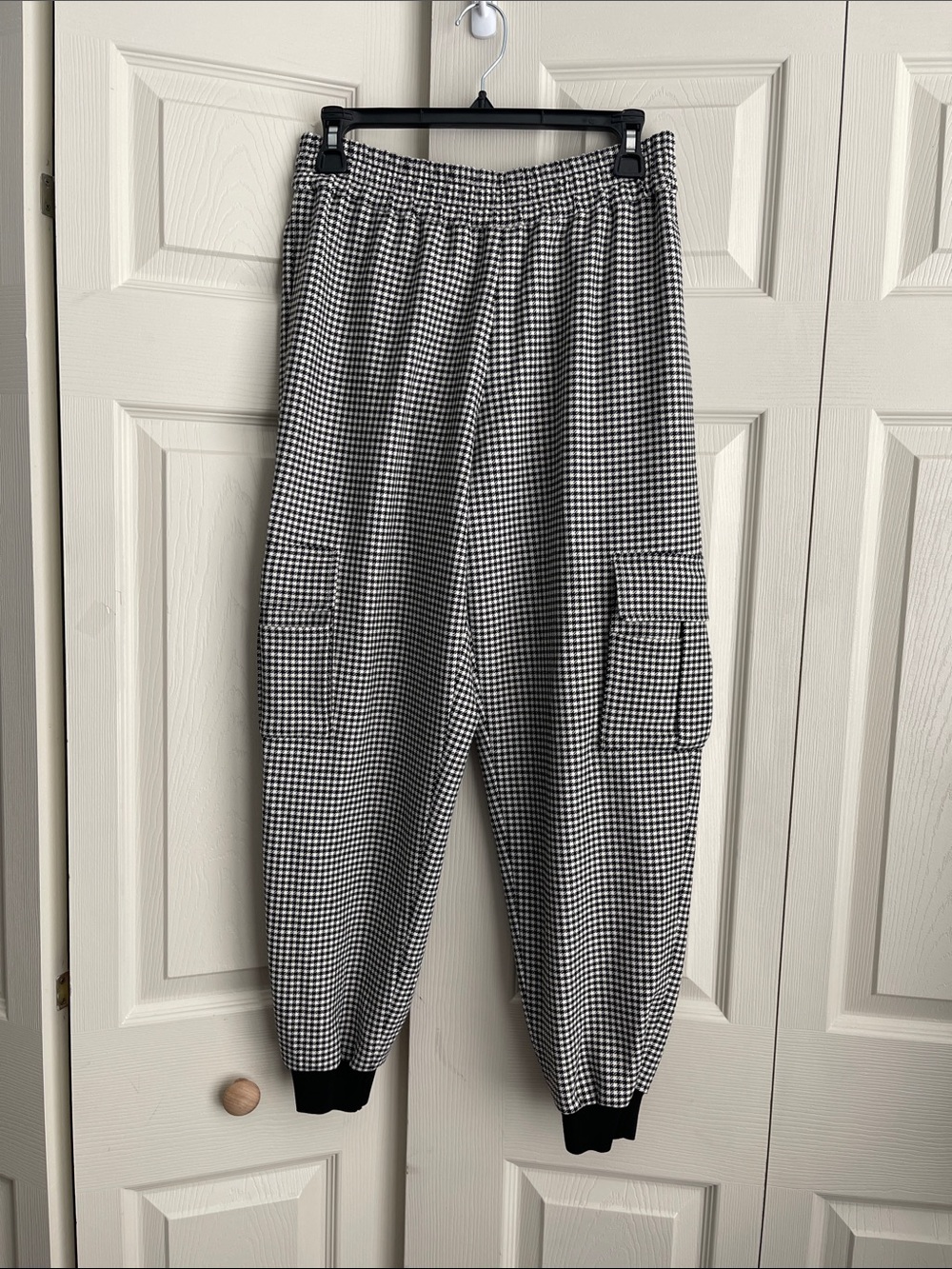 Alice + Olivia Cargo Jogger Pants Black White Houndstooth.  #0527